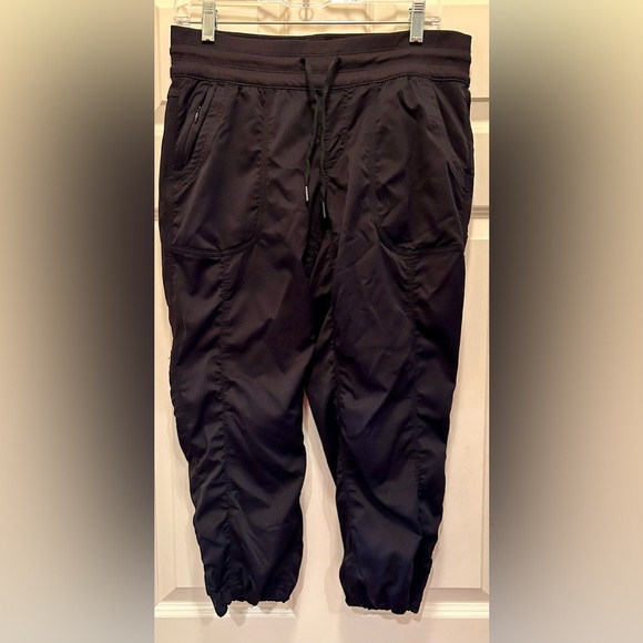 The North Face Women’s Capri Joggers Size Medium - Picture 2 of 12